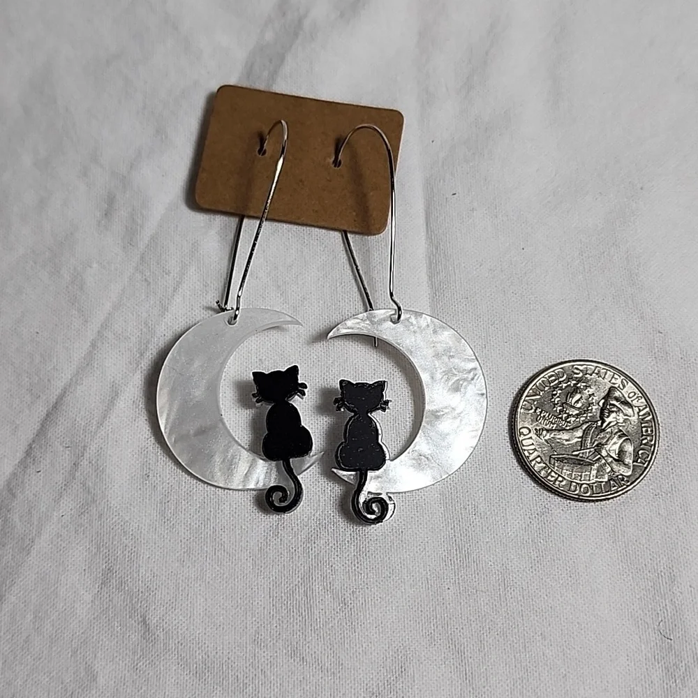 Moon and Cat Earrings‎ - Picture 3 of 5